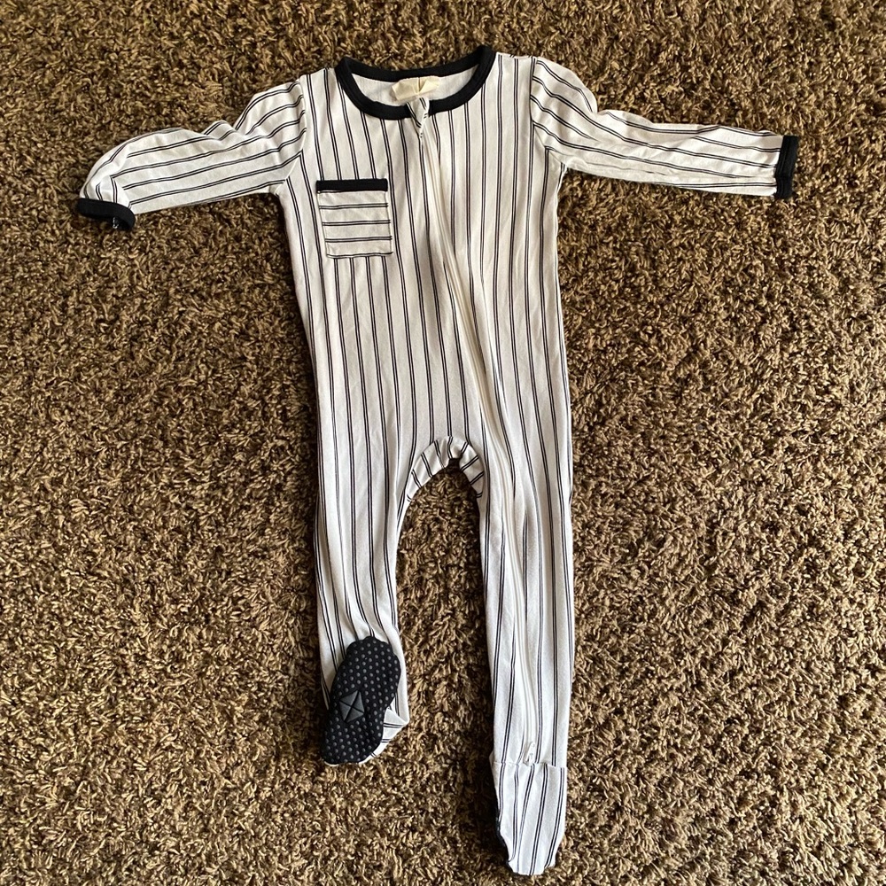 Kyte baby footie.